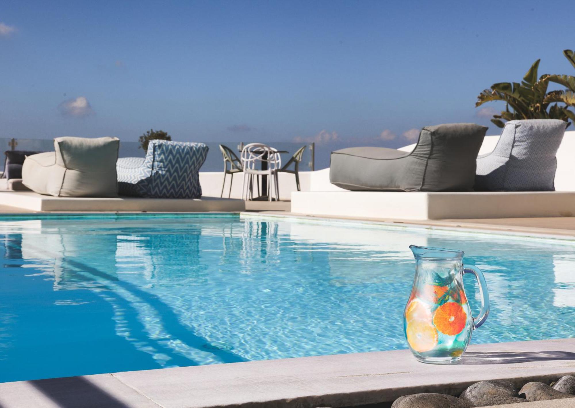 Amity Suites - Adults Only Fira  Eksteriør billede